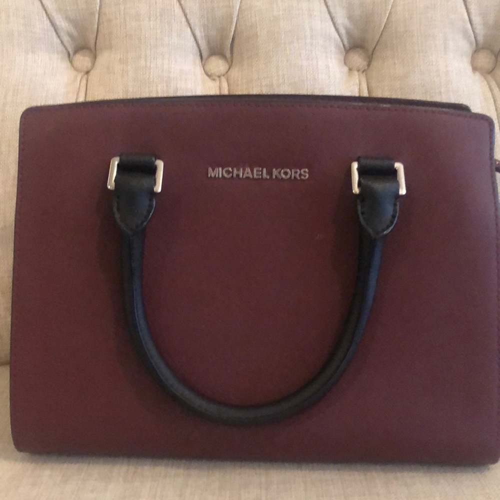 Micheal Kors purse